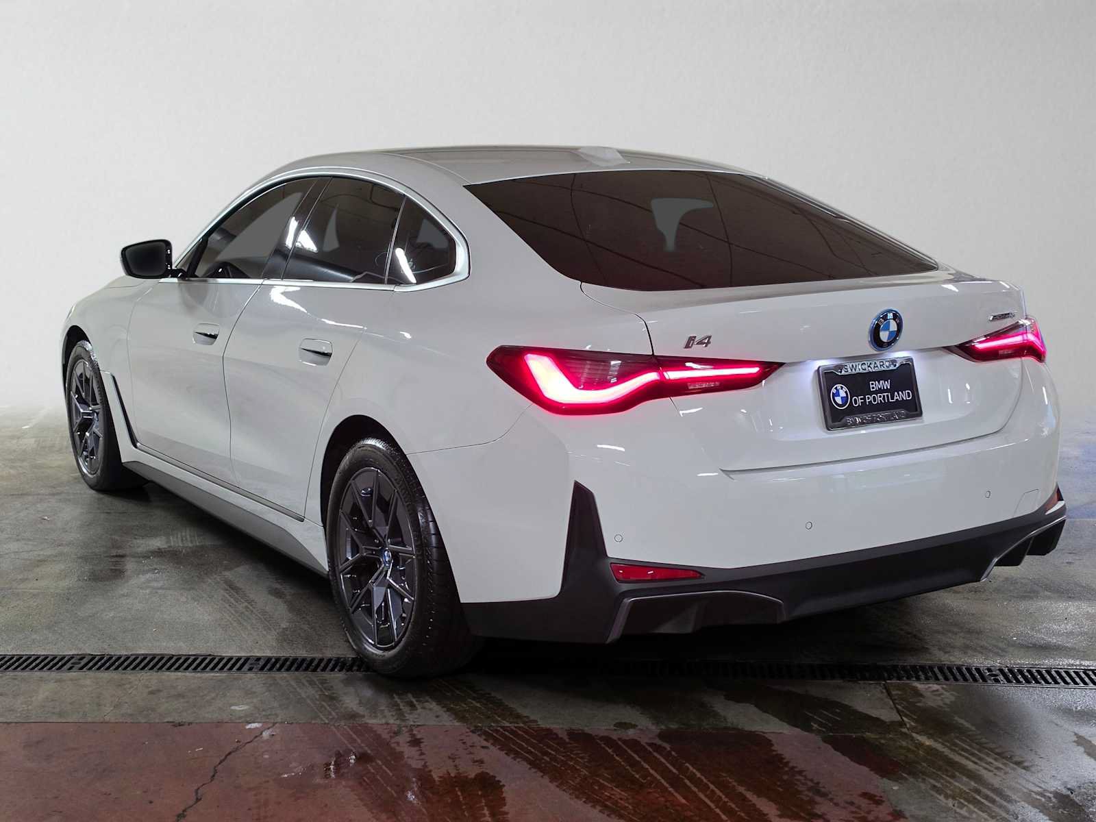 Used 2023 BMW i4 eDrive35 w/ Premium Package RWD image 5