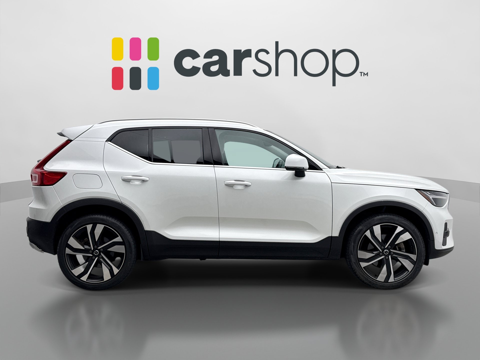 Used 2023 Volvo XC40 B5 Plus w/ Protection Package Premier AWD/4WD image 6