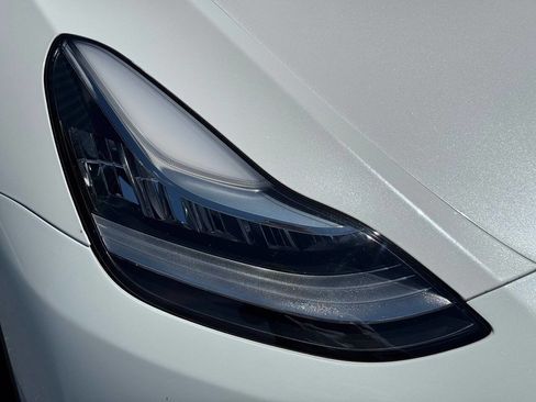 Used 2022 Tesla Model Y Long Range AWD/4WD image 58