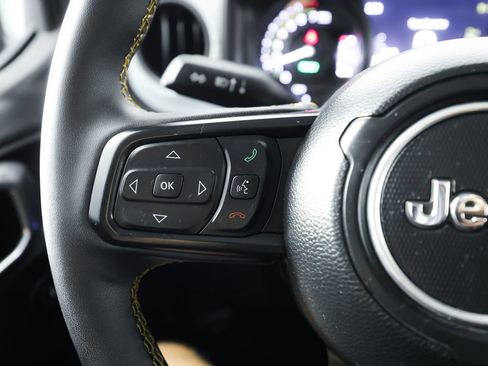 Used 2024 Jeep Wrangler Unlimited AWD/4WD image 36