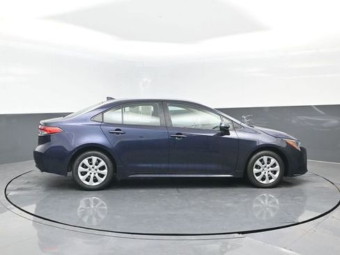 Used 2024 Toyota Corolla LE image 3