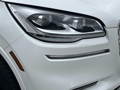 Used 2021 Lincoln Aviator Reserve AWD/4WD image 10