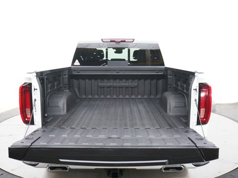 Used 2024 GMC Sierra 1500 Denali w/ Technology Package AWD/4WD image 16