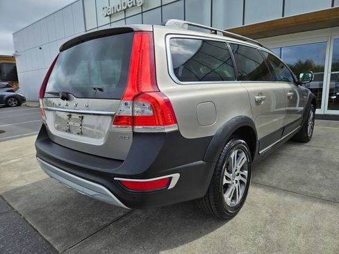 Used 2014 Volvo XC70 3.2 w/ Climate Package AWD/4WD image 5