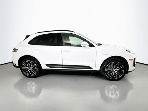 Certified 2026 Porsche Macan AWD/4WD image 8