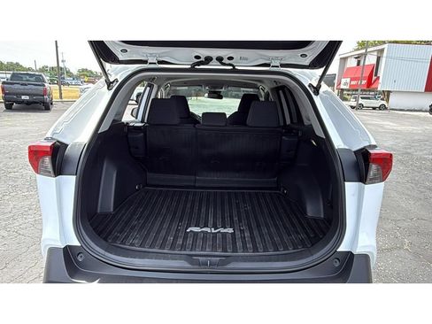 Used 2025 Toyota RAV4 LE AWD/4WD image 7