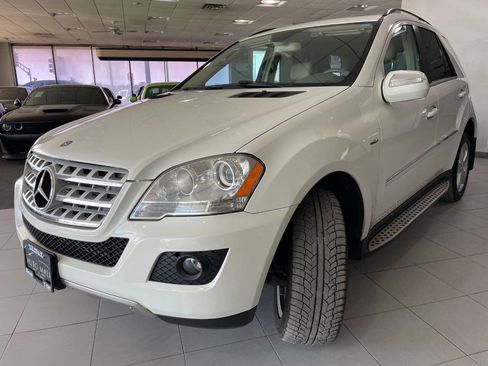 Used 2010 Mercedes-Benz ML 350 BlueTEC 4MATIC image 3