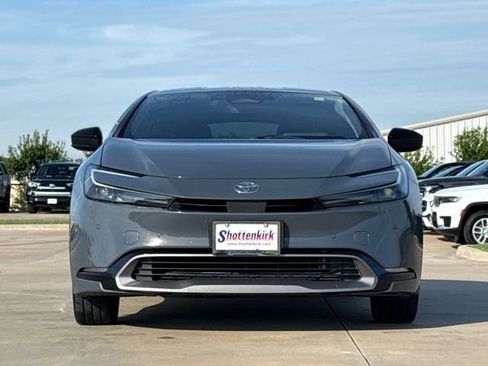 Used 2024 Toyota Prius XLE FWD image 2