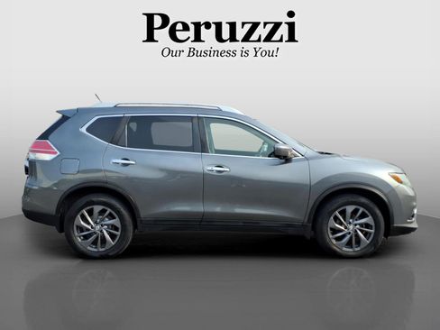 Used 2016 Nissan Rogue SL FWD image 2