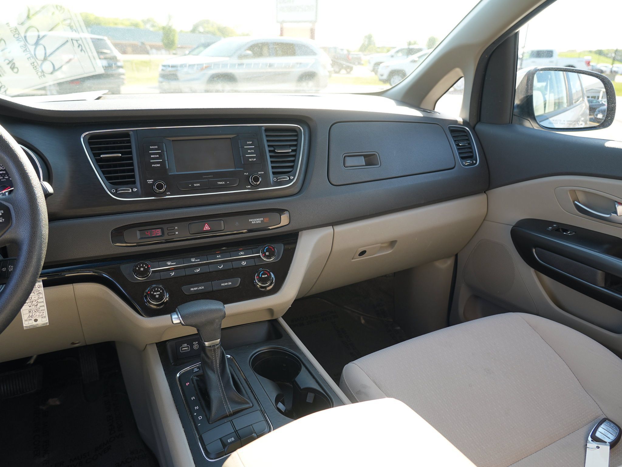 Used 2018 Kia Sedona L FWD image 21
