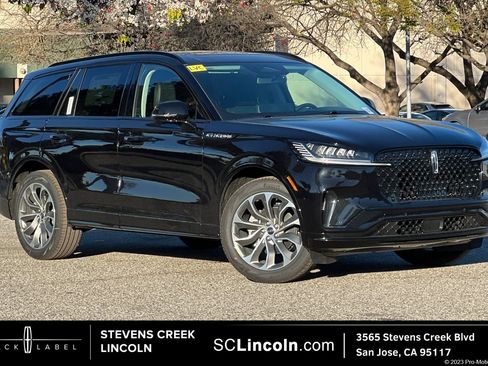 New 2026 Lincoln Aviator AWD w/ Jet Appearance Package image 1