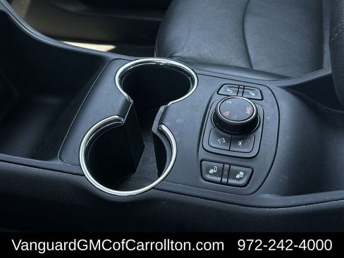 Used 2023 GMC Terrain SLT image 22