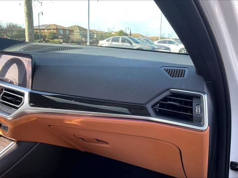 Used 2022 BMW 330i xDrive Sedan w/ M Sport Package image 18