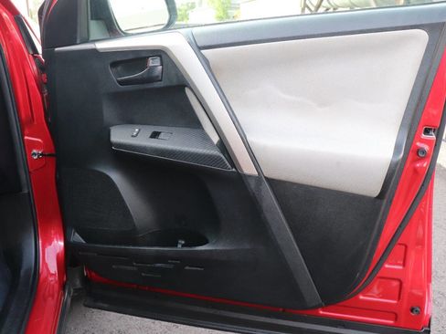 Used 2015 Toyota RAV4 LE AWD/4WD image 17