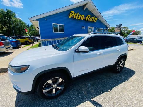 Used 2019 Jeep Cherokee Limited AWD/4WD image 1