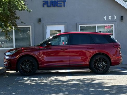 Used 2025 Lincoln Corsair Grand Touring w/ Equipment Group 302A AWD/4WD image 8