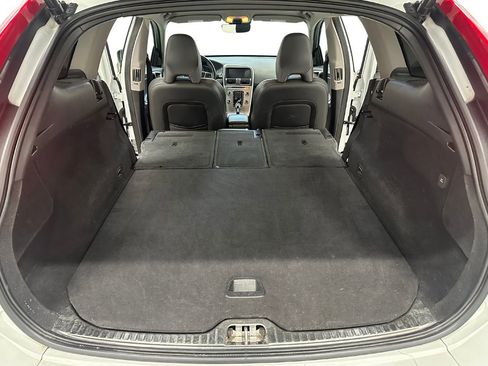 Used 2017 Volvo XC60 T6 Dynamic w/ Preferred Option Package image 13