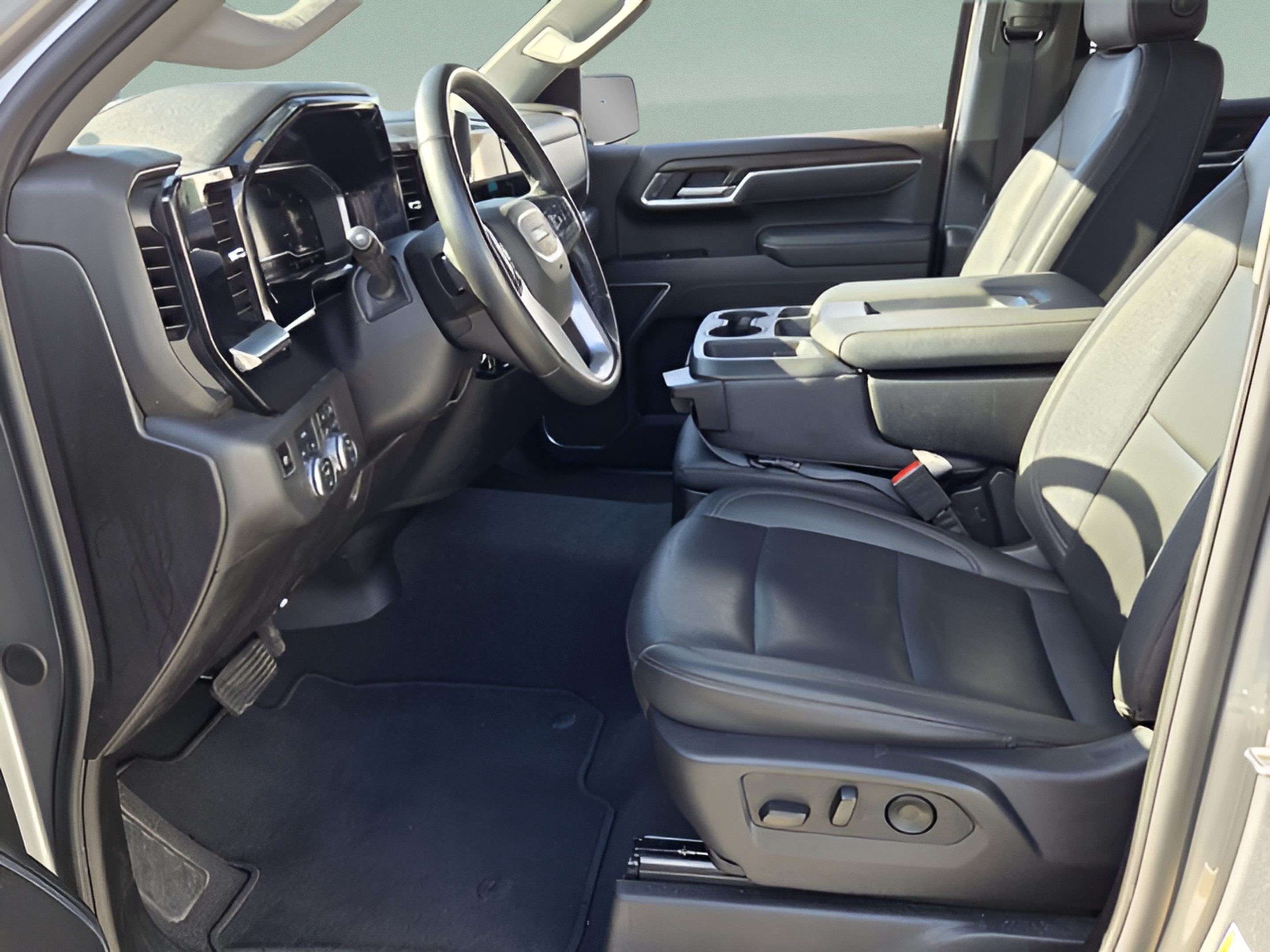 Used 2025 GMC Sierra 1500 SLT AWD/4WD image 9