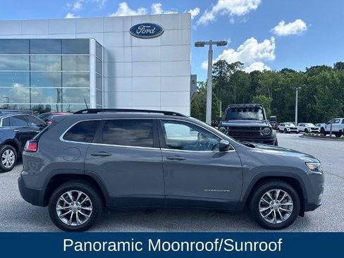 Used 2022 Jeep Cherokee Latitude Lux w/ Sun & Sound Group FWD image 2