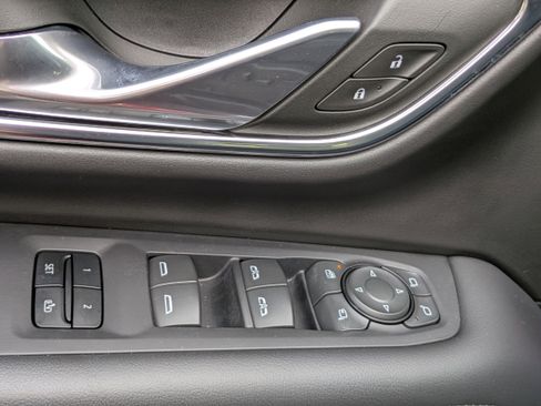 Used 2024 Chevrolet Tahoe Z71 w/ Luxury Package image 17