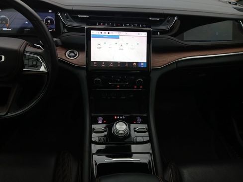 Used 2022 Jeep Grand Cherokee Summit w/ Luxury Tech Group V AWD/4WD image 3
