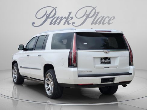 Used 2018 Cadillac Escalade ESV Premium Luxury AWD/4WD image 3