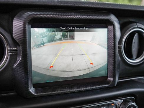 Used 2023 Jeep Wrangler Unlimited Sahara AWD/4WD image 23