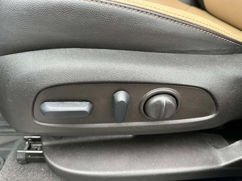 Used 2022 Chevrolet Equinox Premier image 19