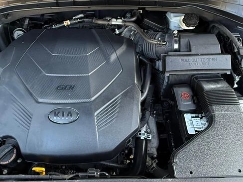 Used 2019 Kia Sorento LX image 16