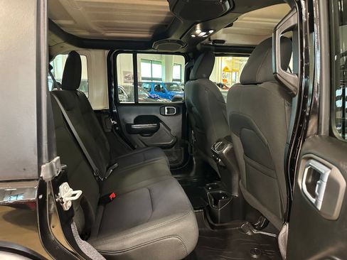 Used 2022 Jeep Wrangler Unlimited Sport AWD/4WD image 40