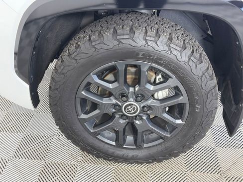 Used 2024 Toyota Sequoia Platinum AWD/4WD image 8