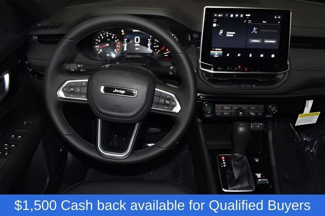 New 2026 Jeep Compass Latitude w/ Sun and Sound Group AWD/4WD image 16