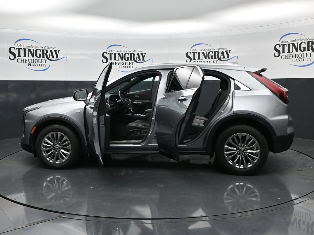 Used 2025 Cadillac XT4 Premium Luxury FWD image 40