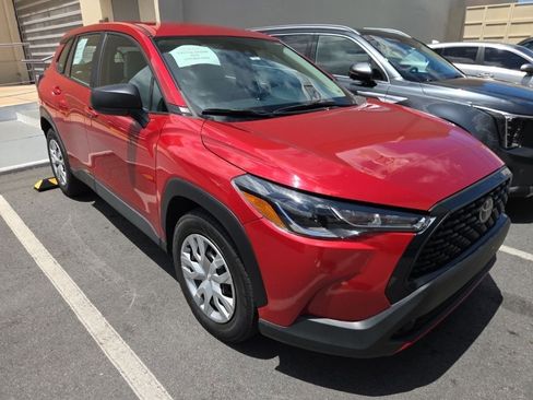 Used 2022 Toyota Corolla Cross L image 2