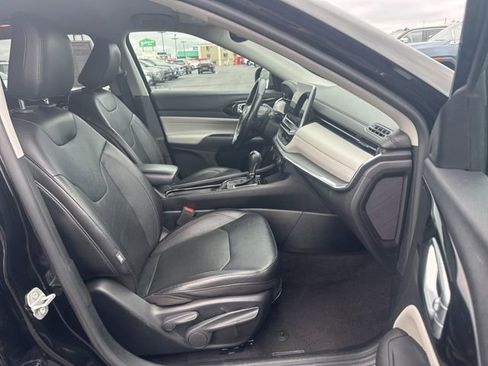 Used 2022 Jeep Compass Limited image 19