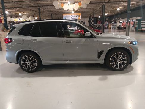 Used 2024 BMW X5 xDrive40i w/ Executive Package AWD/4WD image 10