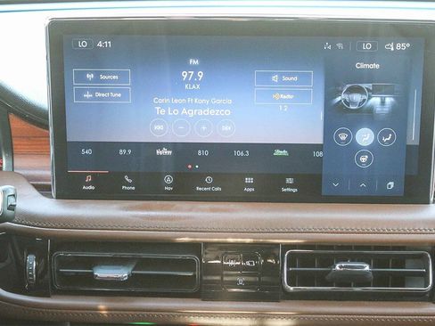 Used 2022 Lincoln Nautilus Reserve w/ Equipment Group 202A image 18