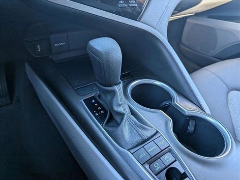 Used 2021 Toyota Camry LE image 11