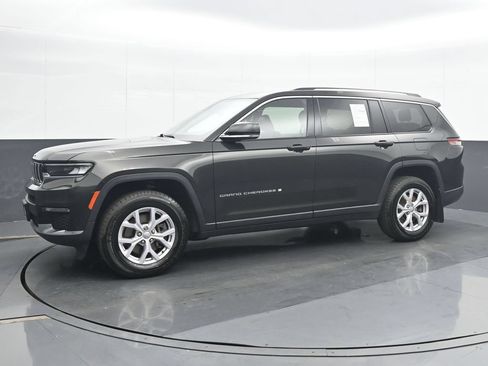 Used 2022 Jeep Grand Cherokee L Limited AWD/4WD image 2