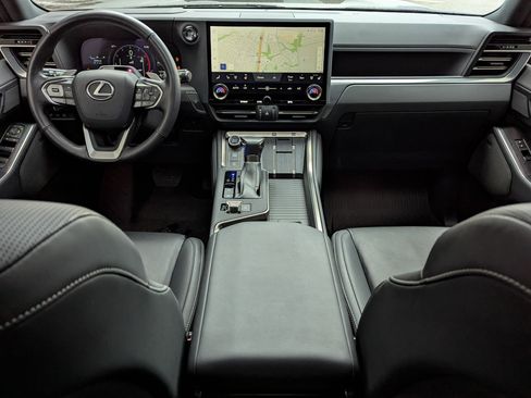 Used 2024 Lexus GX 550 image 10