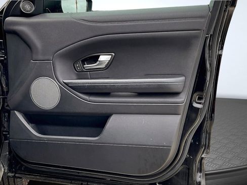 Used 2017 Land Rover Range Rover Evoque SE image 23