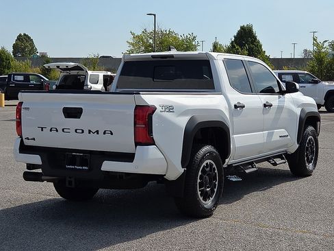 Used 2024 Toyota Tacoma TRD Off-Road w/ TRD Off Road Upgrade Package AWD/4WD image 5