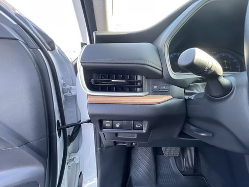 Used 2024 Toyota Grand Highlander AWD image 18