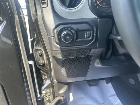 Used 2026 Jeep Wrangler Unlimited Sahara AWD/4WD image 20