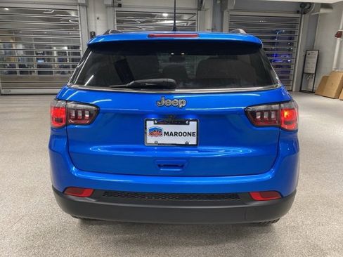 Used 2023 Jeep Compass Latitude image 6