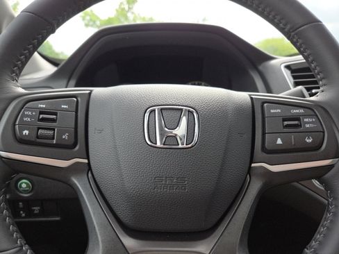 Certified 2025 Honda Ridgeline RTL image 32