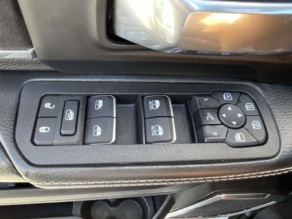 Used 2025 RAM 2500 Laramie AWD/4WD image 24