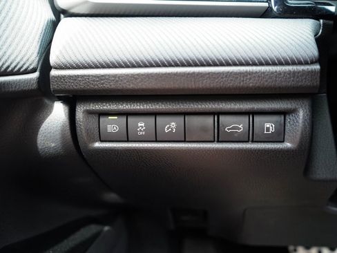 Used 2025 Toyota Camry SE w/ Convenience Package image 27