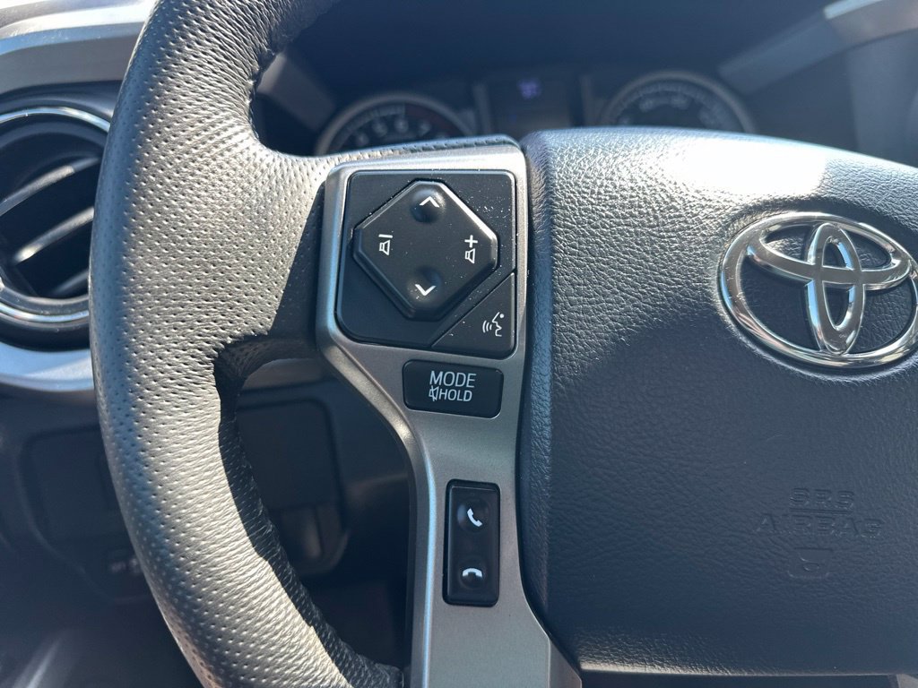 Used 2020 Toyota Tacoma SR5 AWD/4WD image 14
