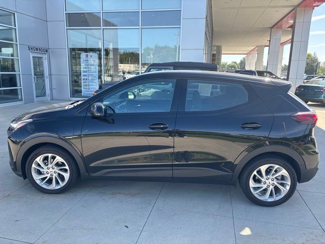 Used 2027 Chevrolet Bolt LT w/ Comfort Package FWD image 4